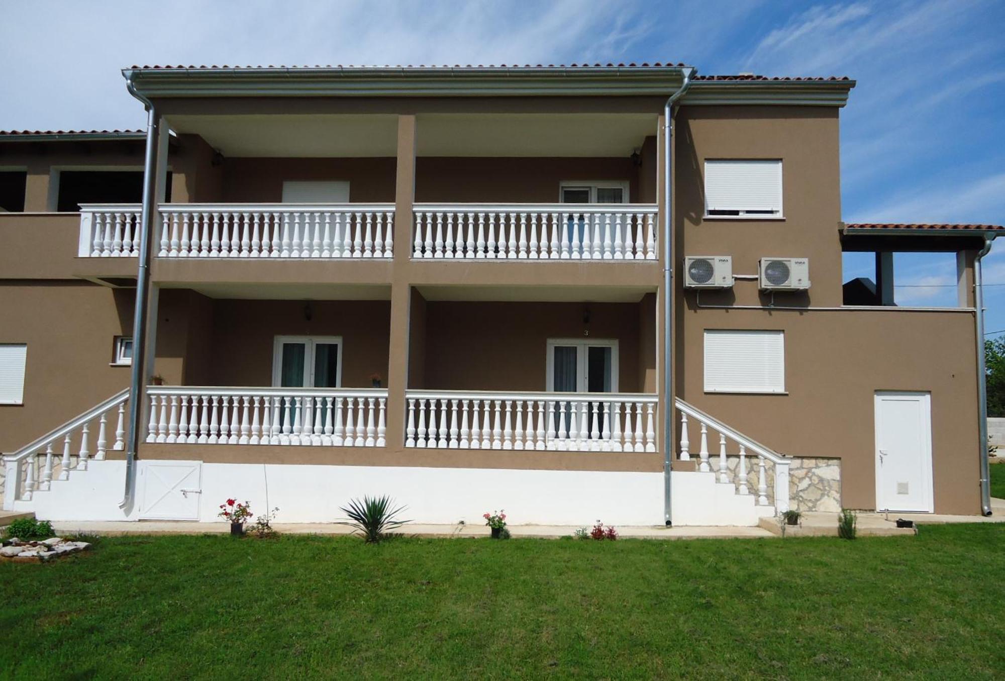 Nina Apartments Krnica Luaran gambar